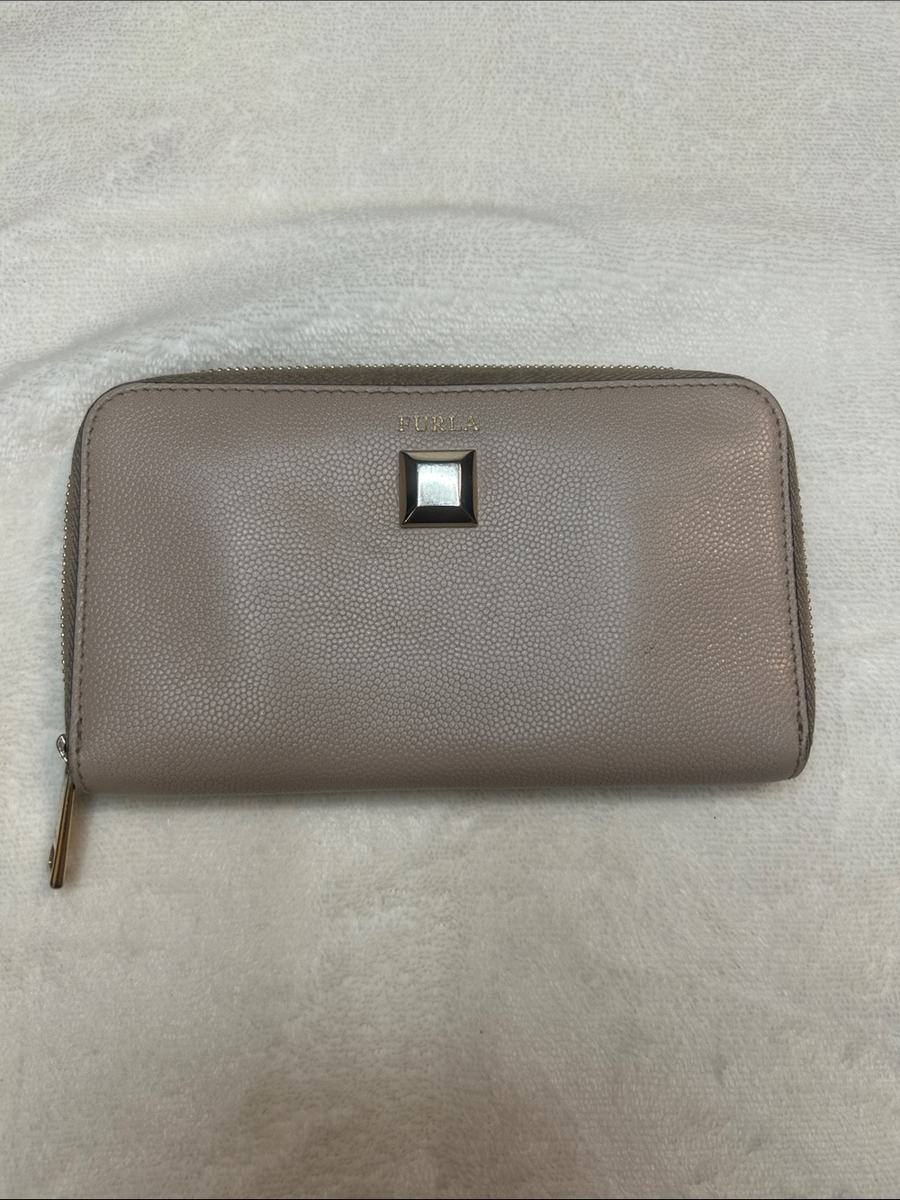 Furla Pebble Leather Zip Wallet in Taupe